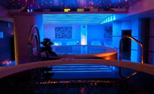 & Spa Real Ciudad De Zaragoza - 13