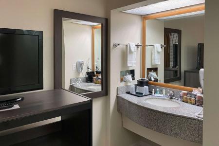 Quality Inn - Hwy 76 Central - 35