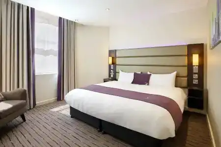 Premier Inn Hendon - The Hyde - 1