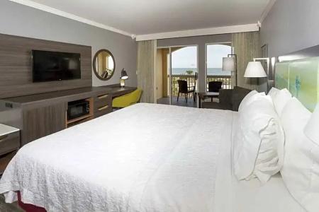 Hampton Inn - 86