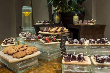 The Whitehall Houston - 10