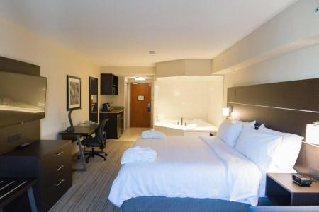 Monte Carlo Inn - 2