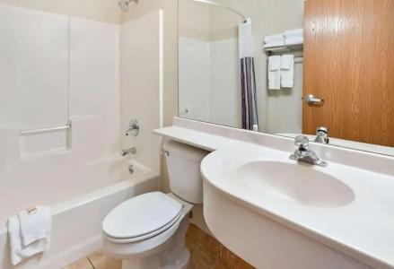 La Quinta Inn by Wyndham - 35