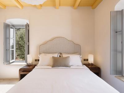 Four Seasons Hydra Luxury Suites - 46