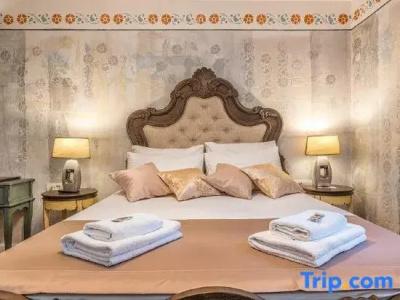 Plaza Marchi Old Town - Mag Quaint & Elegant Boutiques - 44