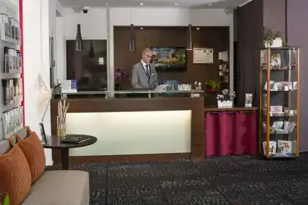 Best Western Plus hôTel De l'Arbois - 0