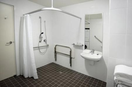 Quest Palmerston - - 28