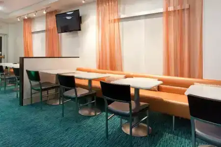 SpringHill Suites Portland Airport - 15