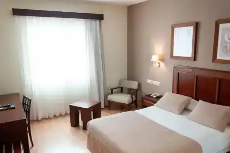 Santiago León - 51