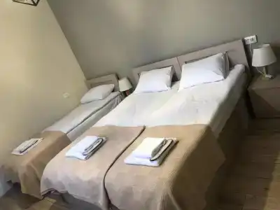 Baqari Inn - 0