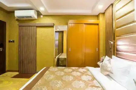 Best Western Chinatown - 76