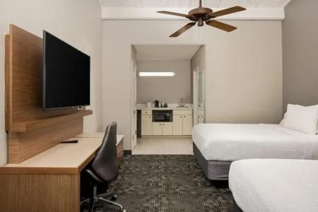 Courtyard by Marriott Waterfront - 34