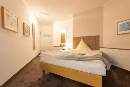 Nibelungen Hof - 10