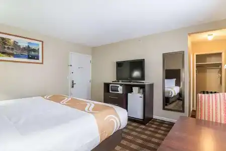 Quality Inn - 26