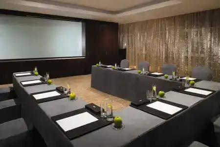 Mövenpick Jumeirah Lakes Towers Dubai - 17
