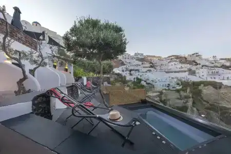Pearl of Caldera Oia - Boutique by Pearl Collection - 69