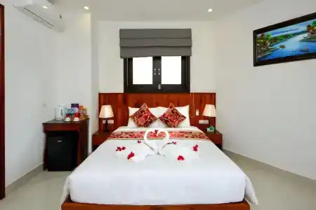 Threeway Riverside Villa - 28
