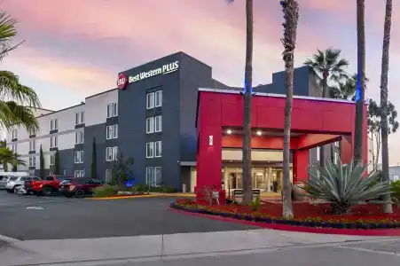 Best Western Plus Commerce - 0