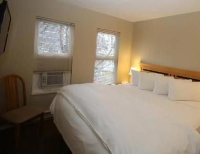 Times Square Suites - 21