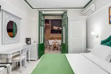 Pandrosos Divine Suites - 1