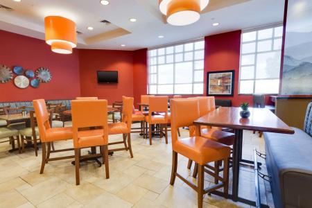 Drury Inn & Suites - 11