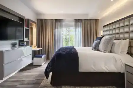 Sunset Marquis - 38