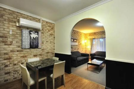 Highlander Motor Inn - 53