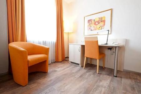 Bayerischer Hof - 35