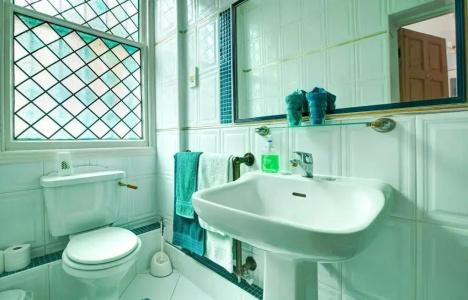 Dawson Place, Juliette's - 8
