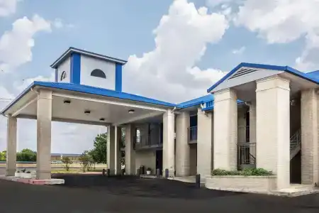 Days Inn by Wyndham Fort Hood - 16