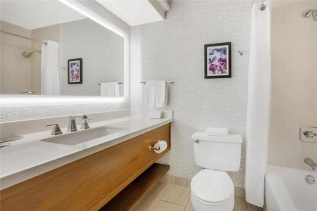 DoubleTree by Hilton City Center - 82