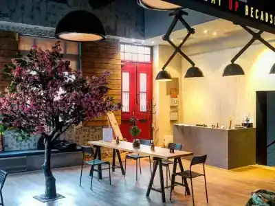 Iconic Athens Hostel - 5