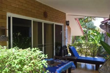 Sanuk bungalows - 10