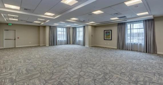 Holiday Inn, An Ihg - 12