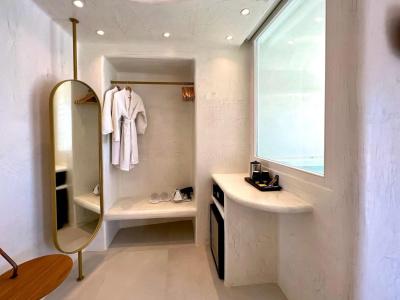 Athina Luxury Suites - 10