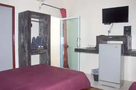 The Miracle Guesthouse & Diving - 0