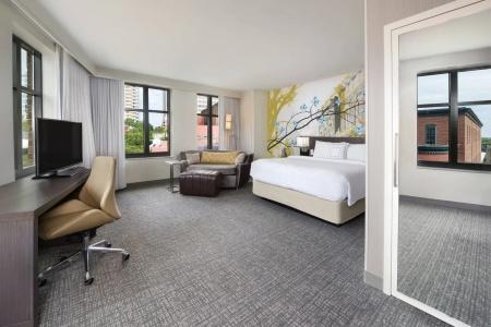 Courtyard by Marriott Downtown - 4