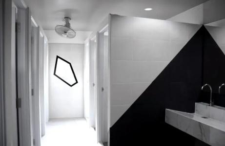 The August Hostel - 34
