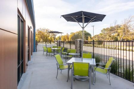 Hampton Inn & Suites Dallas East - 26
