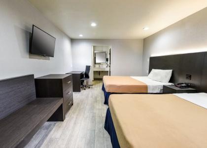 Hollywood Inn Express Lax - 4