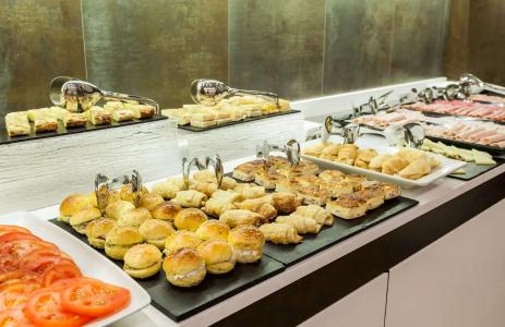 Ilunion Suites Madrid - 10