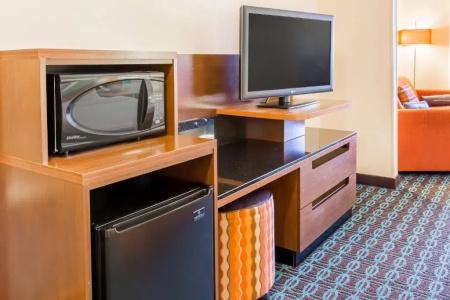 Fairfield Inn & Suites - 45