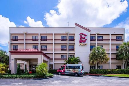 Red Roof Inn Plus+ Miami Airport - 27