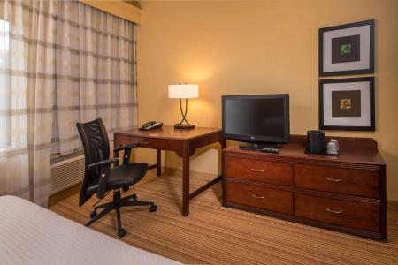 Courtyard Research Triangle Park - 22