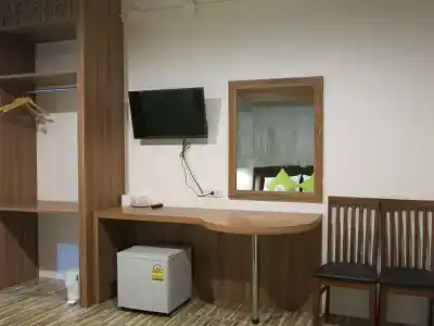Vaccinated Staff - Oyo 1118 Kl Boutique - 2