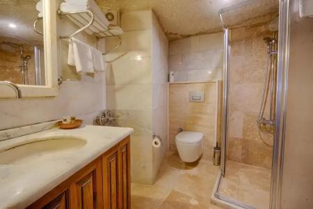 Tulip Cave Suites - 98