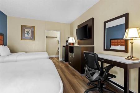 Quality Inn Airport - Cruise Port - 39