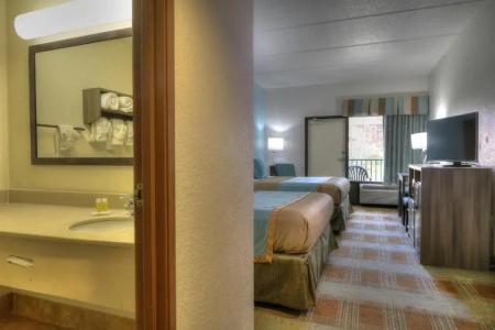 Pigeon River Inn - 75