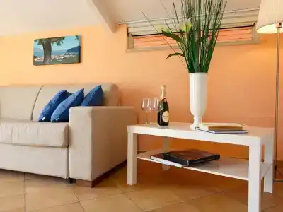 Tasso Suites & Spa - 3