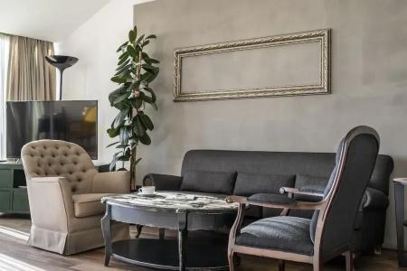 Ansen and Suites - 105